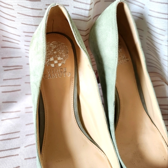 Vince Camuto Heels - Picture 3 of 7